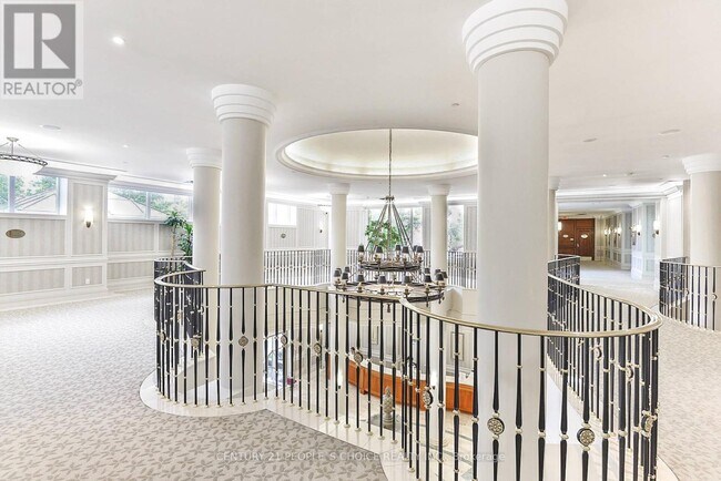 Building Photo - 25-PH25 Kingsbridge Garden Cir
