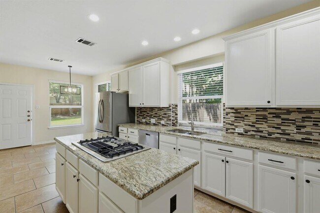 Building Photo - 2033 Creole Dr