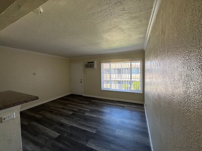 Building Photo - Welcome to SkyView Villa & Somerset Apartm...
