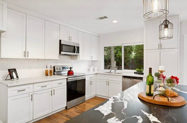 Building Photo - 5336 Terrace Oak Cir