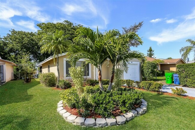 Building Photo - 5315 NW 93 Ave