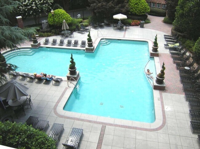 Foto del edificio - 4105 Westchester Ridge NE