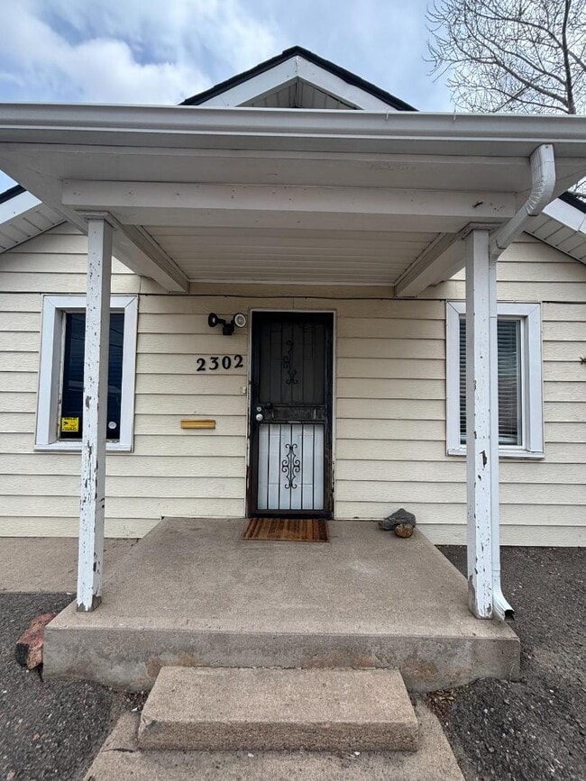 Building Photo - 2302 S Delaware St