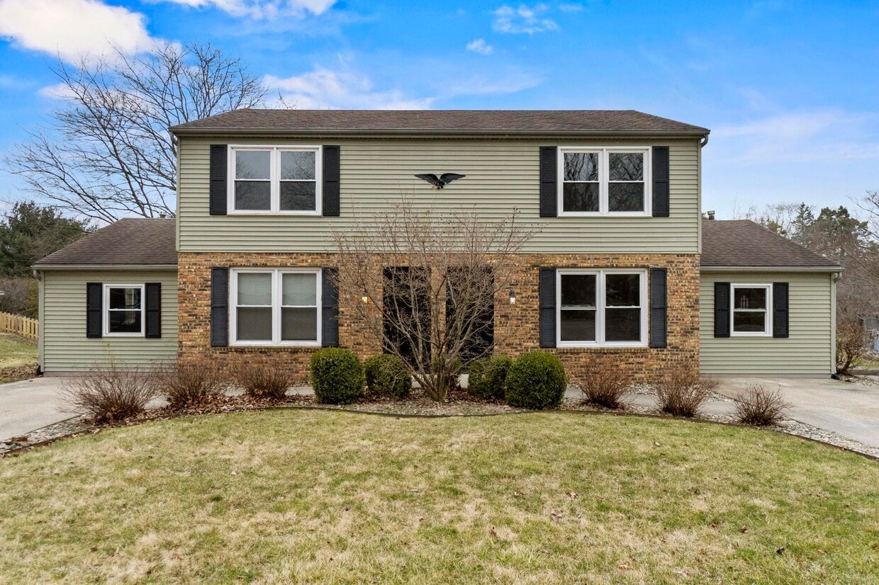 13818 Elvina Dr, LeoCedarville, IN 46765 Townhome Rentals in Leo