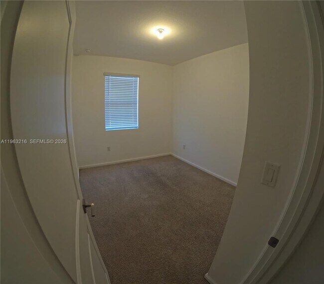 Building Photo - 1170 SW 7th Ct