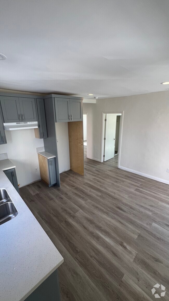 3bd kitchen & living room - 2707 Fairmount St