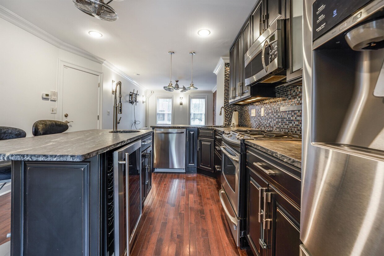 Foto principal - 204 8th St