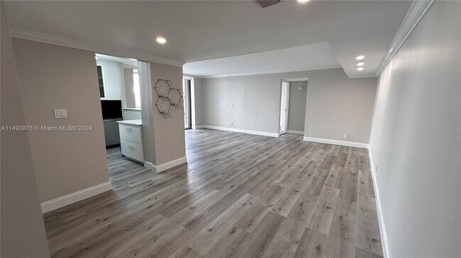 Building Photo - 18181 NE 31st Ct