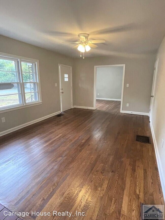 Foto del edificio - 2 br, 2 bath House - 640 Holman Ave