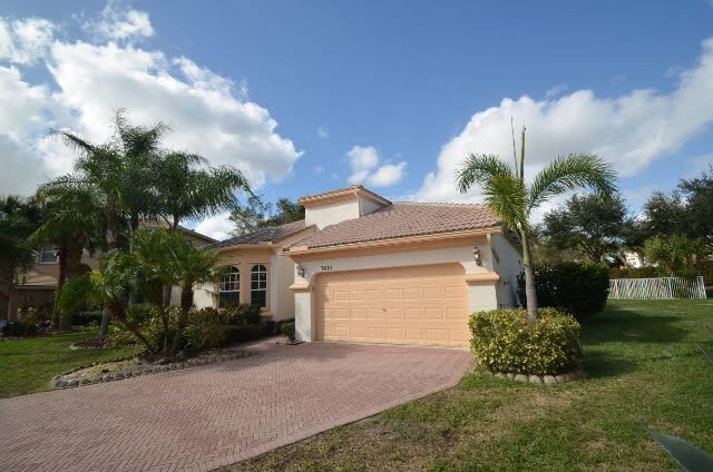 Foto principal - 7421 Water Dance Way