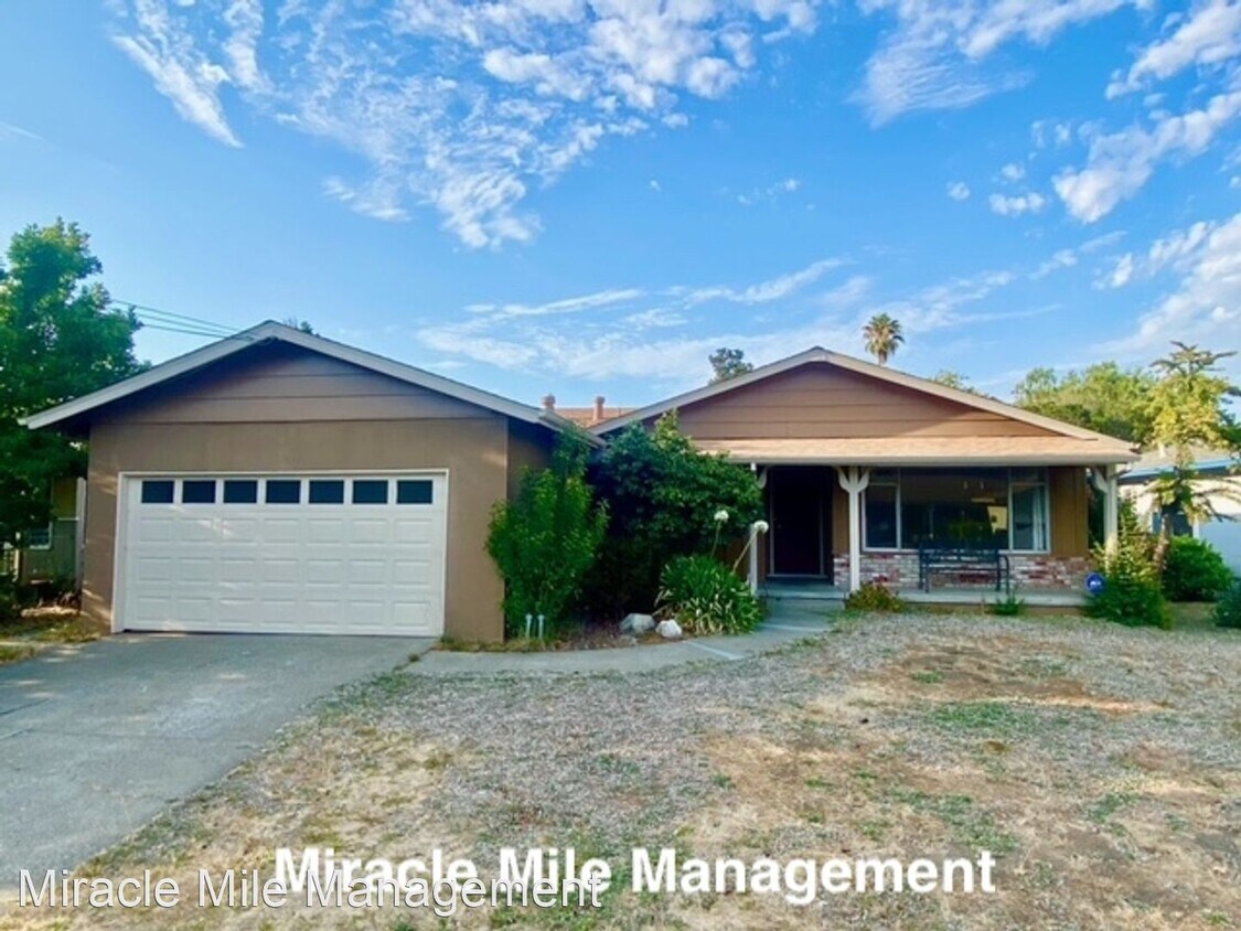 Foto principal - 3 br, 2 bath House - 270 Arias Street