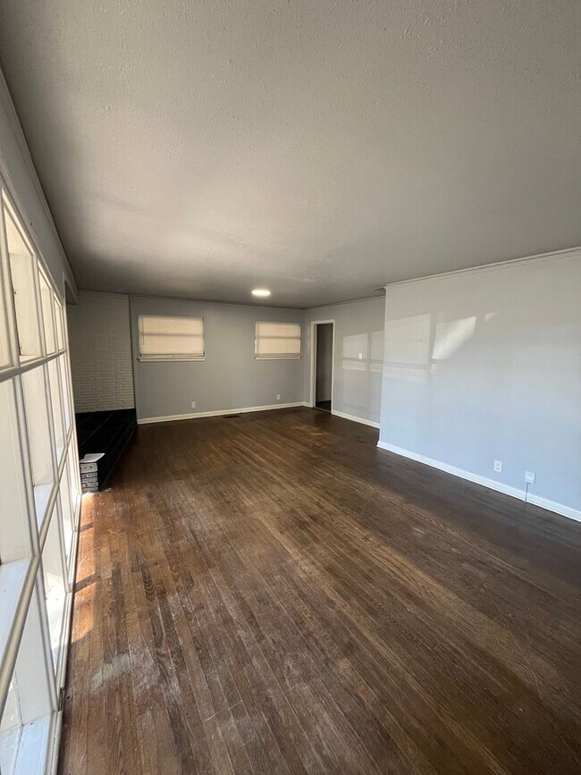 Foto del edificio - 18 Rosemont Dr