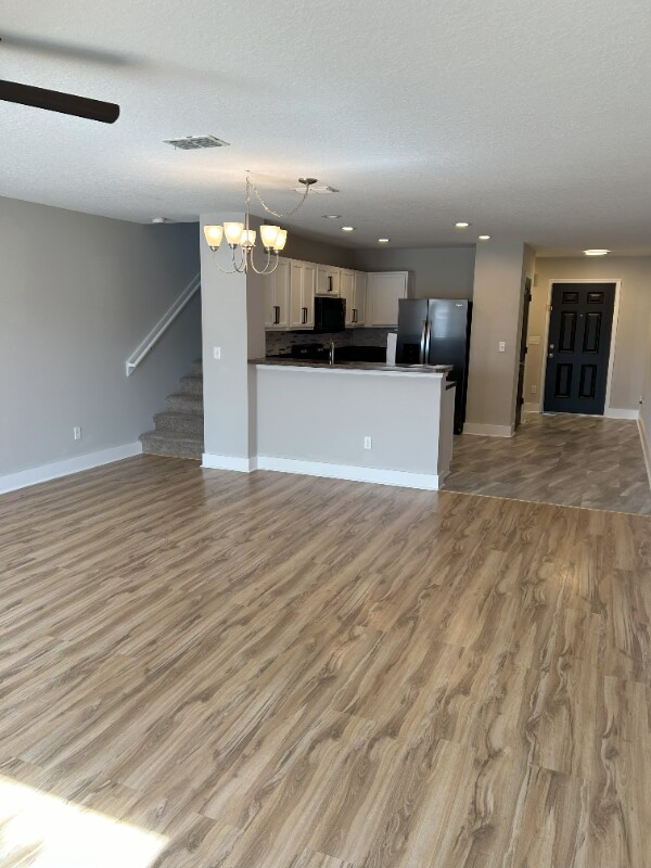 Foto del edificio - 217 Michelangelo Pl