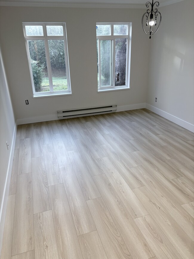 Building Photo - 32085-32085 George Ferguson Way