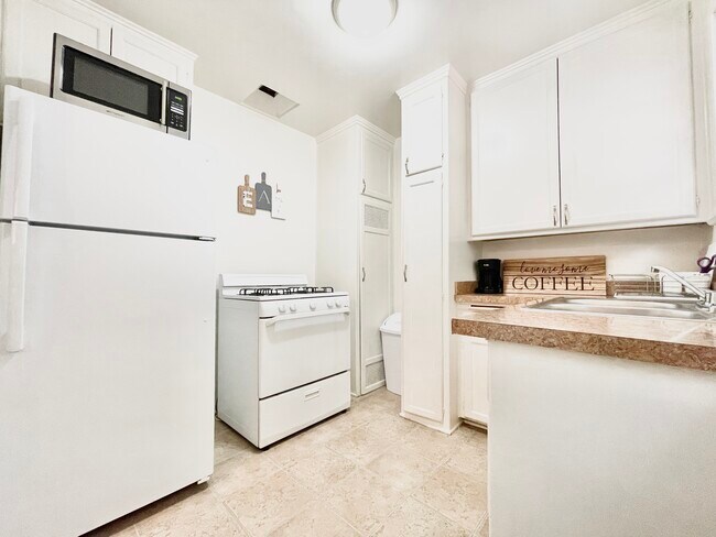 Building Photo - 1433 21st St