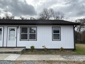 Building Photo - 1017 Old Plank Rd