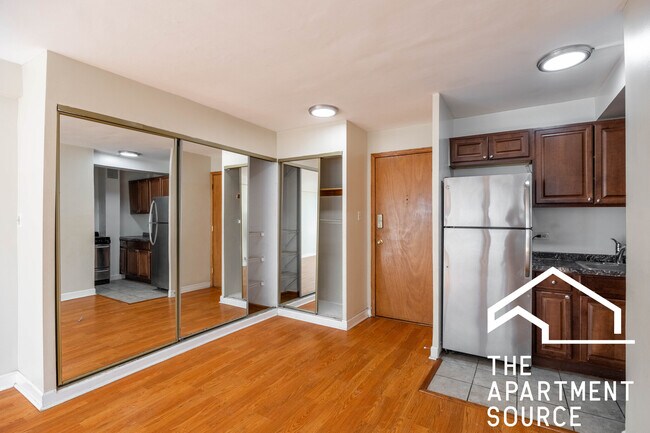 Building Photo - 4180 N Marine Dr