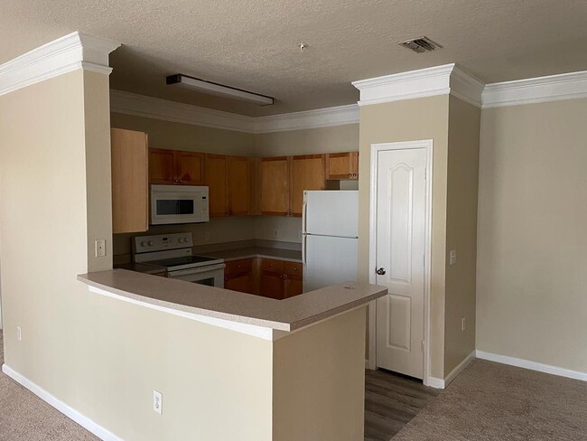 Building Photo - 8818 Villa View Cir