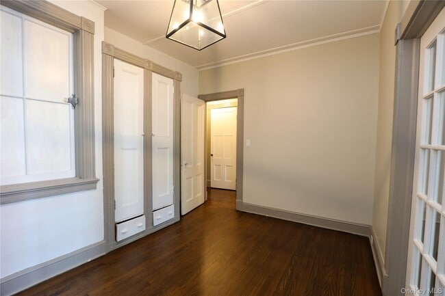 Building Photo - 141 St James St