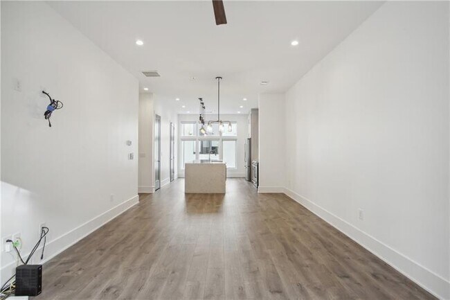 Building Photo - 1218 Chelsea Cir NW