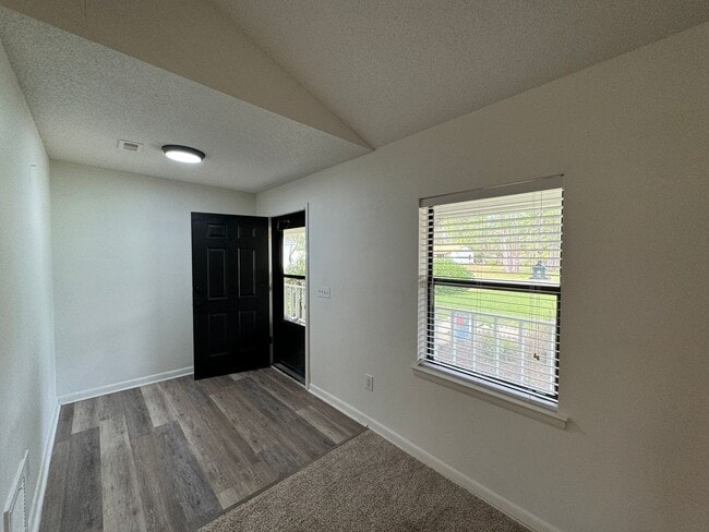 Building Photo - 4 Bedroom in Perdido