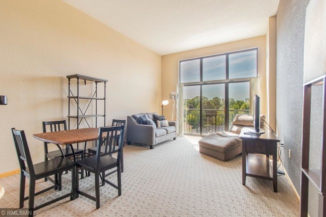 Foto del edificio - 4645 Park Commons Dr