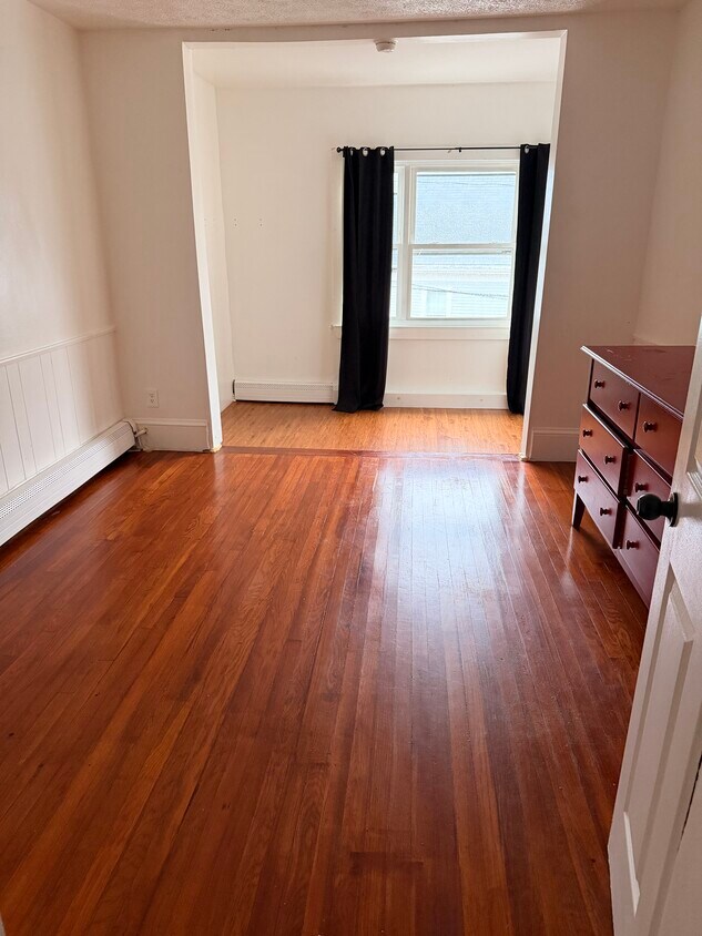 Foto principal - 392 Court St