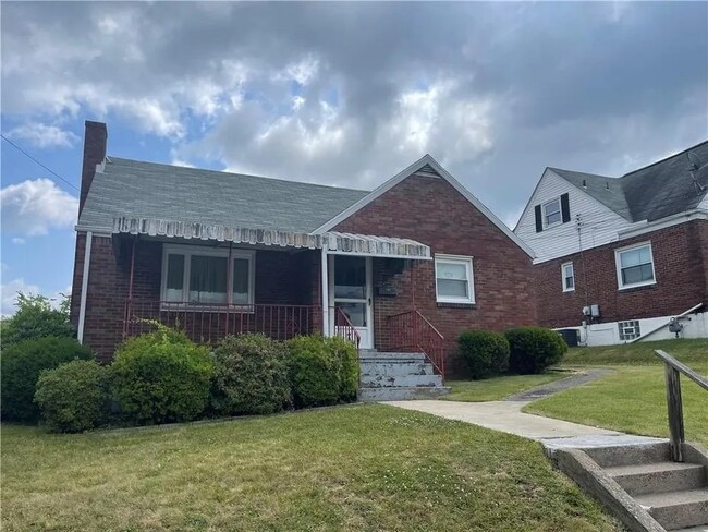 Building Photo - 820 Miller Ave