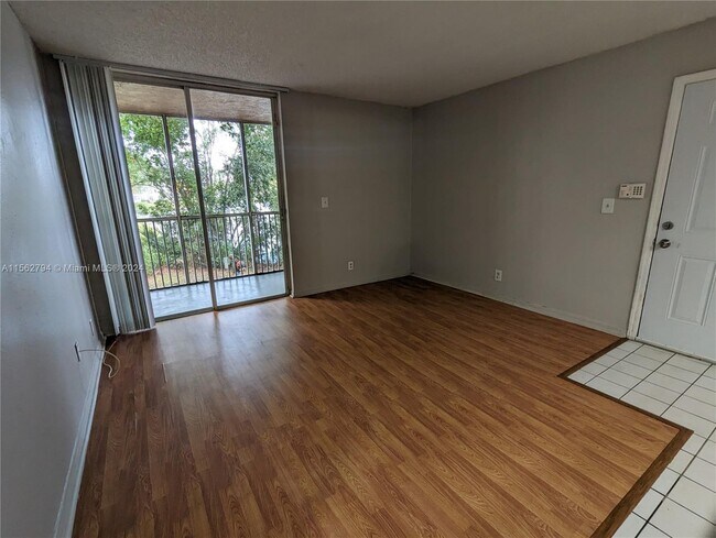 Foto del edificio - 4055 W McNab Rd