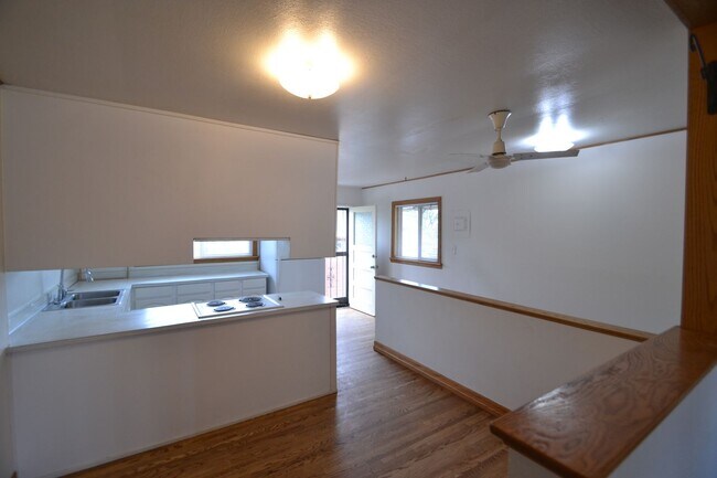 Foto del edificio - 613 Erie Rd