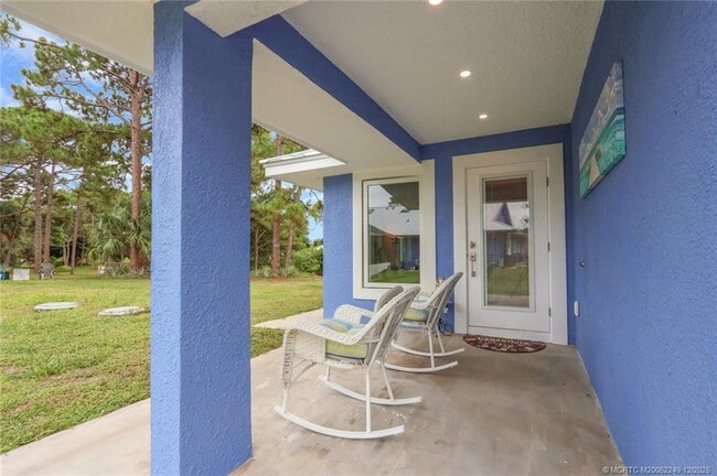 Foto del edificio - 64 NE Acacia Trail