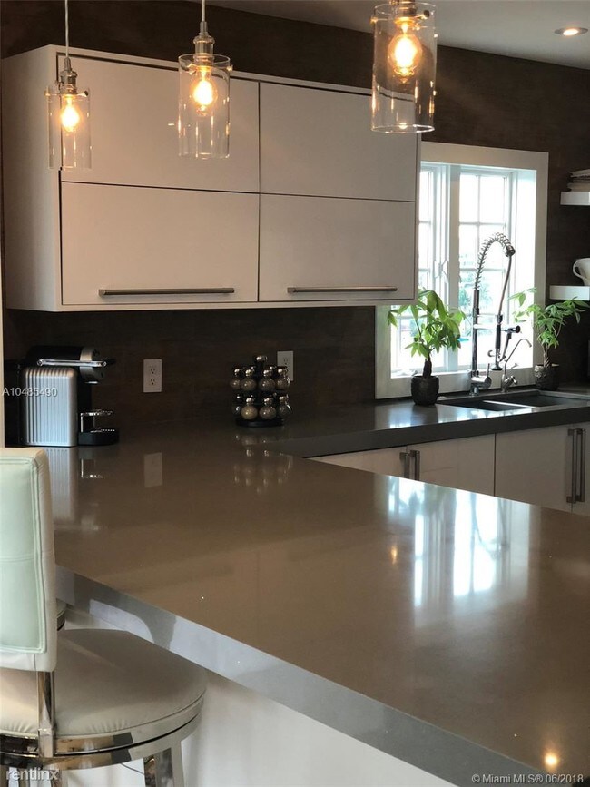 Building Photo - 4 br, 4 bath Condo - 1413 20th St # 6