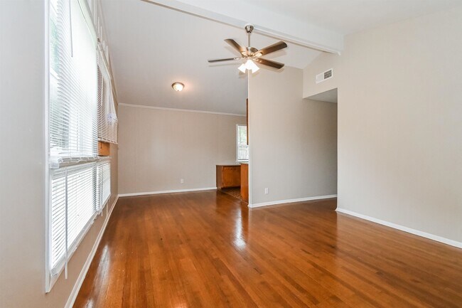 Building Photo - 5164 Cottonwood Rd