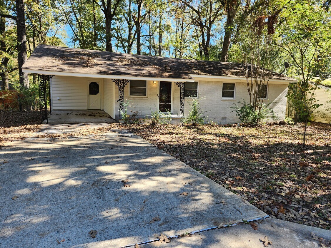 Primary Photo - 1011 Edgehill
