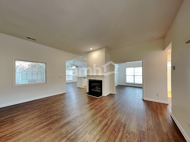 Foto del edificio - 3117 Morning Mist Ln