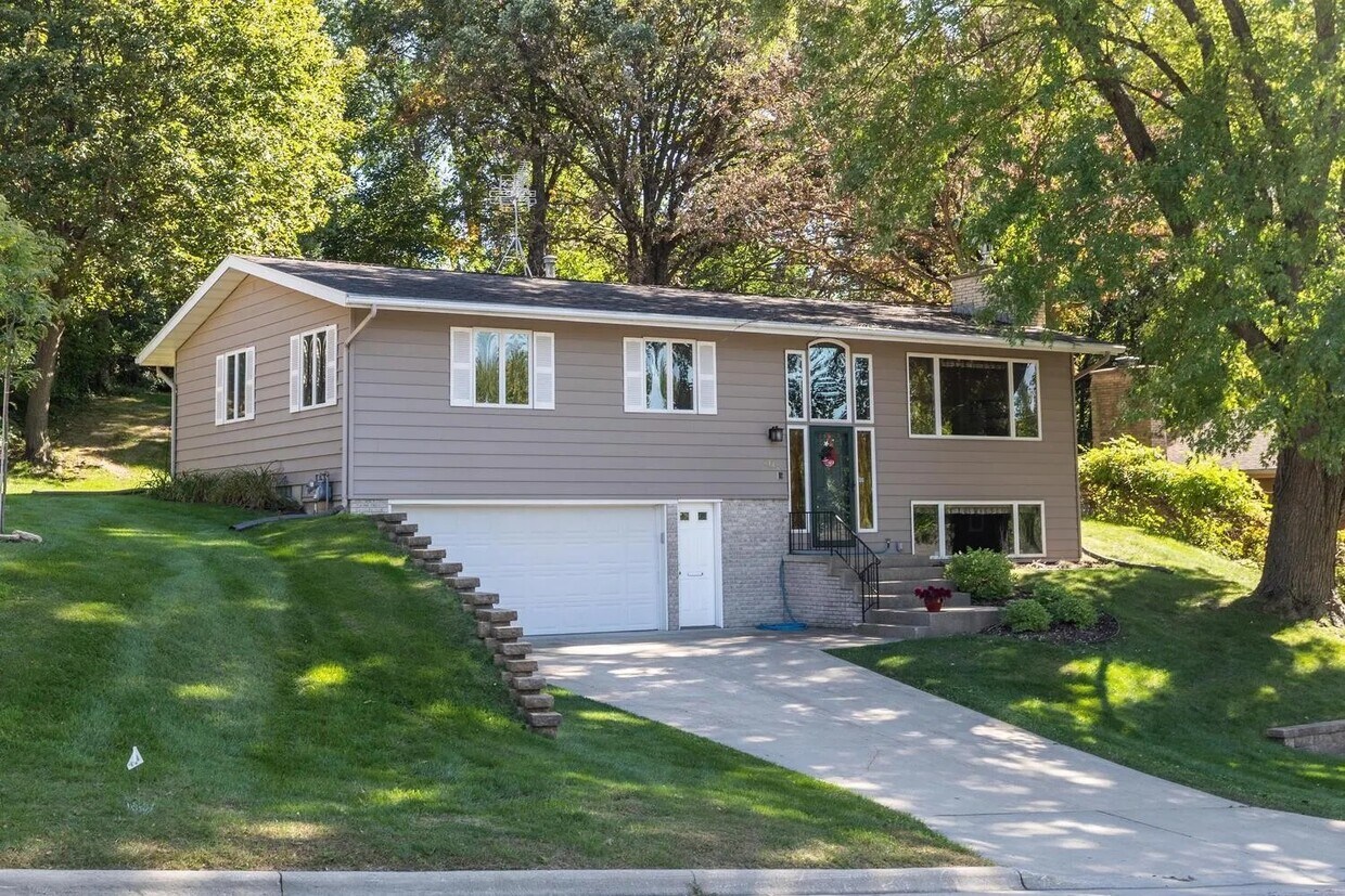 1114 20th St NW, Rochester, MN 55901 House Rental in Rochester, MN