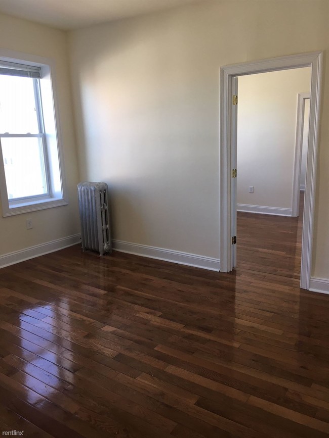 Building Photo - 2 br, 1 bath  - 1204 Kennedy Blvd