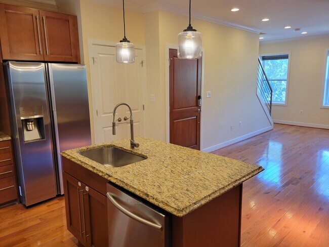 Foto del edificio - 127 Quincy Pl NE