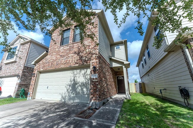 Building Photo - 6635 Sharpstone Creek Ln