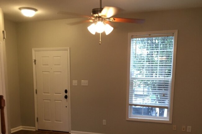 Foto del edificio - 5543 Crabtree Park Ct