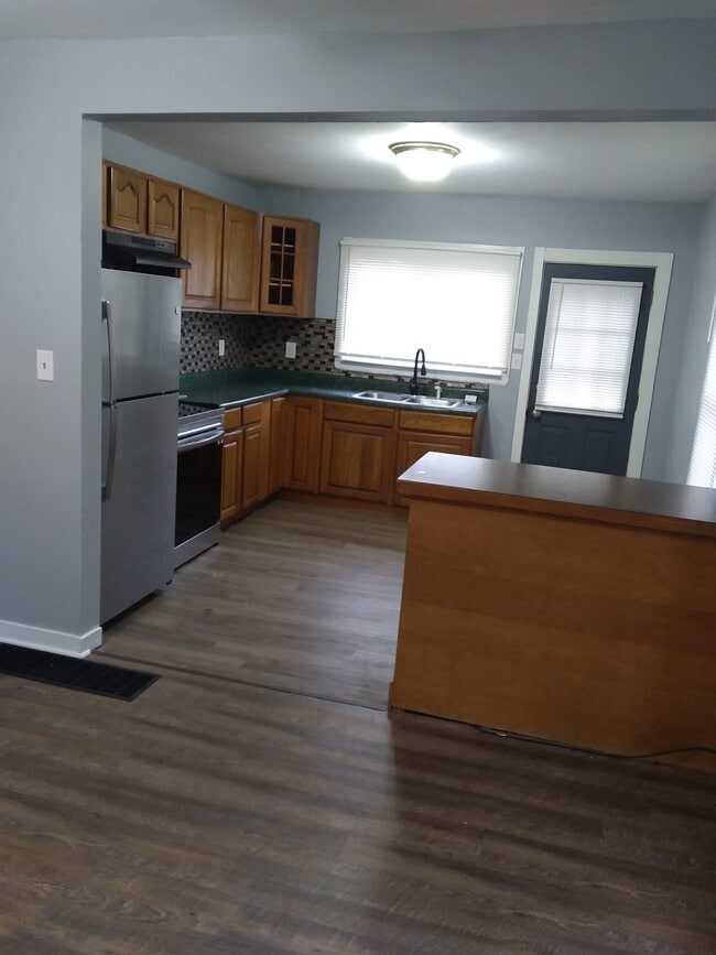 Building Photo - 16 N 11th St