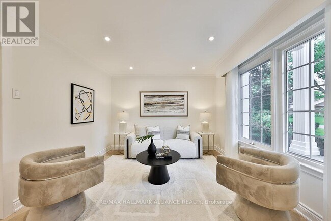 Building Photo - 1316 Cambridge Dr