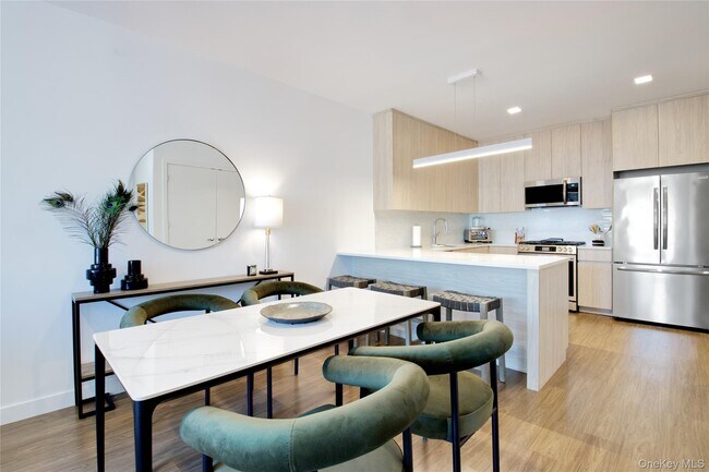 Foto del edificio - 333 Warner Ave