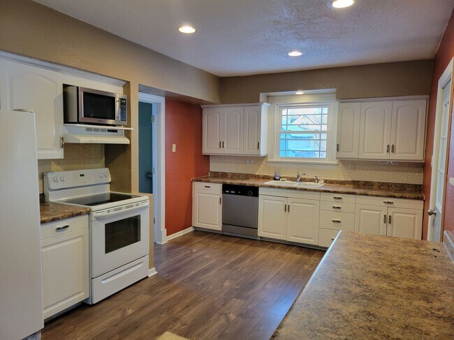 Foto del edificio - 220 4th Ave NE