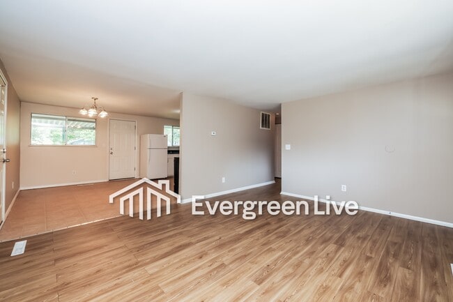 Foto del edificio - 6469 Hemingway Rd