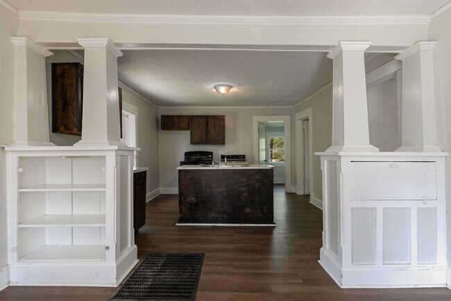 Foto del edificio - Updated 2 bedroom | 1 bath! Close to downt...