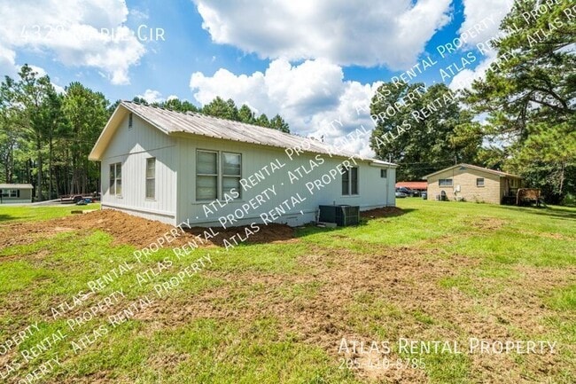 Building Photo - 4329 Maple Cir