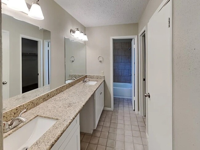 Building Photo - 6610 Bellfield Manor Ln