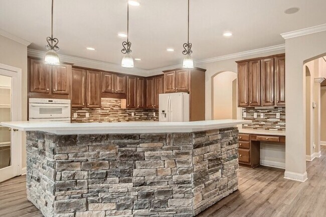 Building Photo - 10911 Fountaingrove Drive, Charlotte, NC, ...