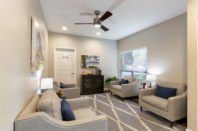 East Chase Apartments - Apartments in Louisville, KY | Apartments.com